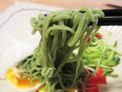 緑の麺　翡翠麺って何？