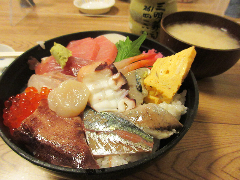 横浜橋商店が　三明寿司　お昼　ランチ　は混んでる？