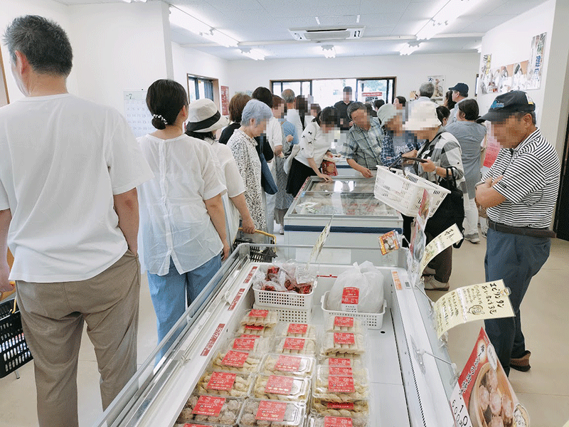 横浜 国道 県道沿い 行列ができる工場直売所