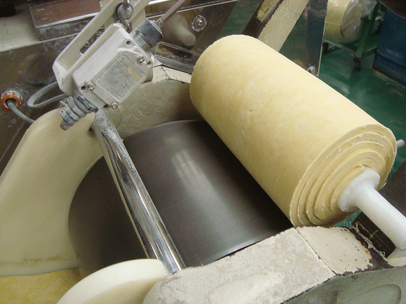 製麺工場　ローラー
